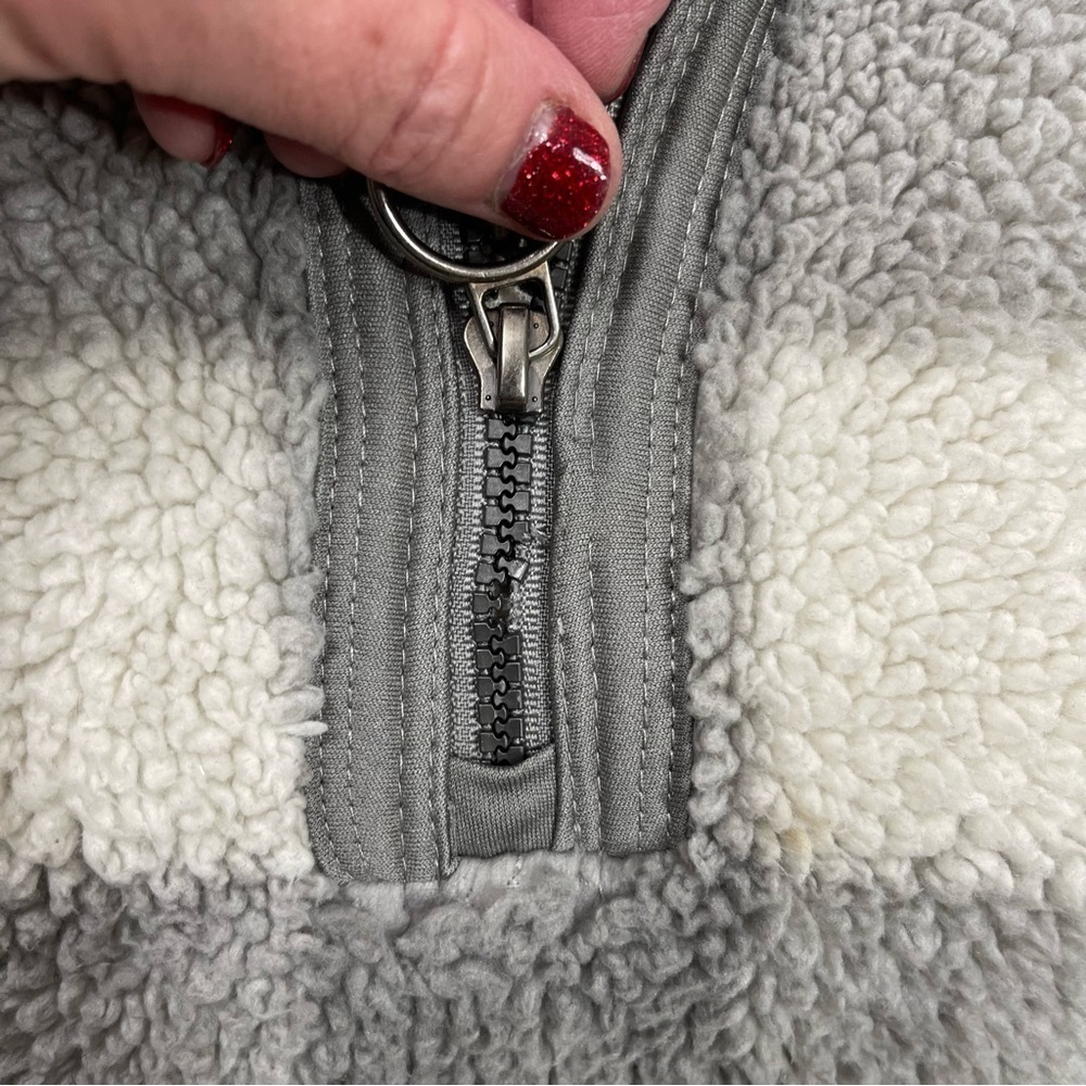Cozy Sherpa Quarter-Zip Jacket Women's Medium Ivory Grey Gingham Plaid Pullover - Picture 13 of 13